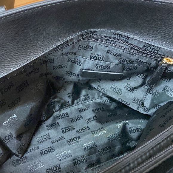 New Michael Kors Black Colgate Tote Crossbody Tote Bag NWOT - Picture 6 of 7